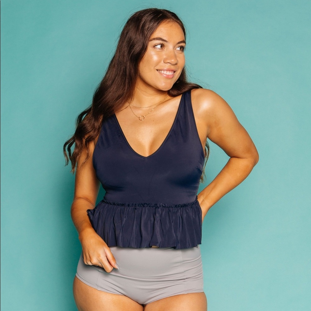 Kortni Jeane V-Neck Ruffle Bathing Suit Top XL